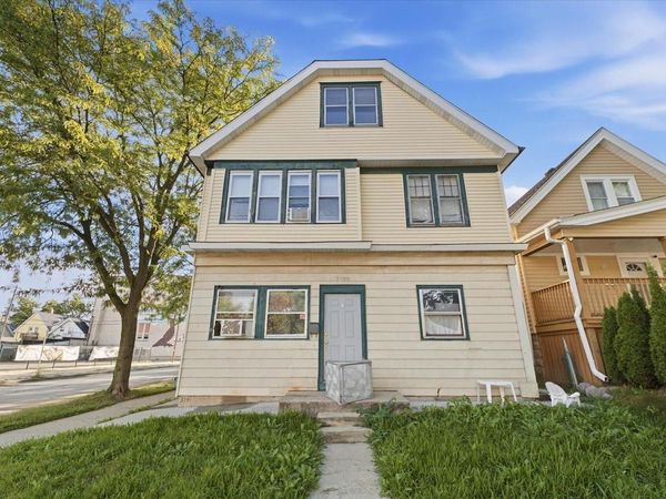 2100 S 33rd STREET, Milwaukee, WI 53215