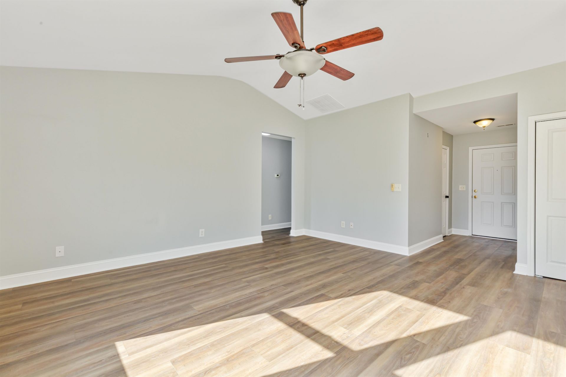 4008 Scarlet Oak Ct. Photo 7