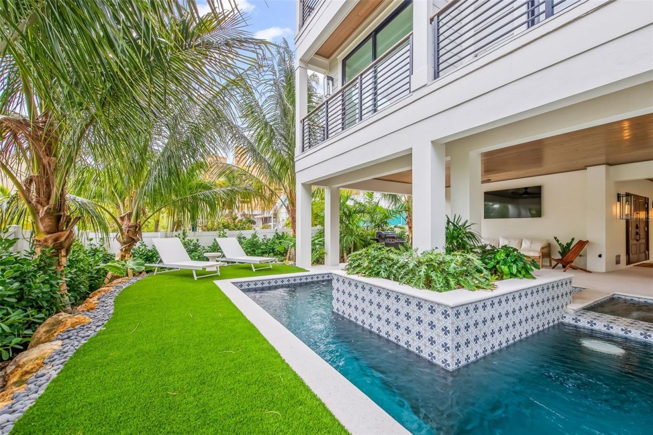 2109 Avenue C, Bradenton Beach, FL 34217 Photo
