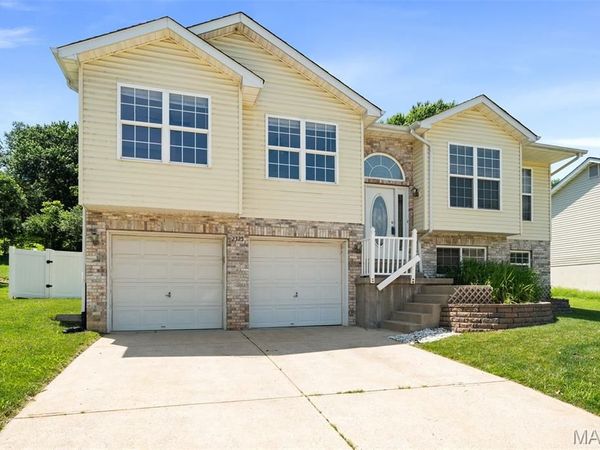 2325 Arkansas Drive , High Ridge, MO 63049
