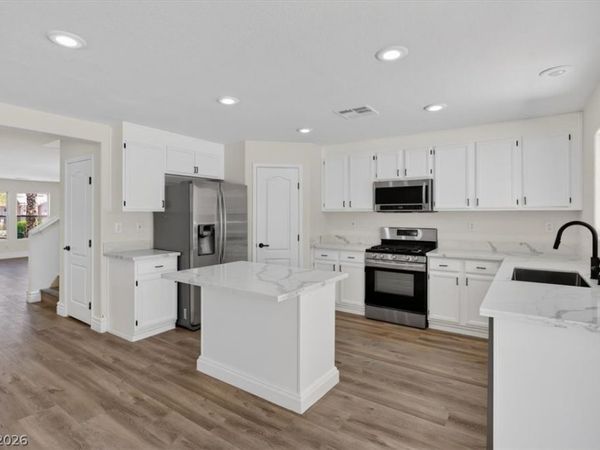 211 Calvino Avenue , Las Vegas, NV 89183