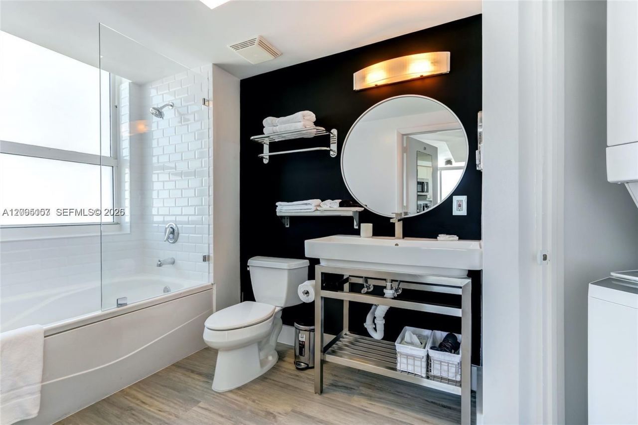 2889 Mcfarlane Rd , Unit 1610, Miami, FL 33133 Photo
