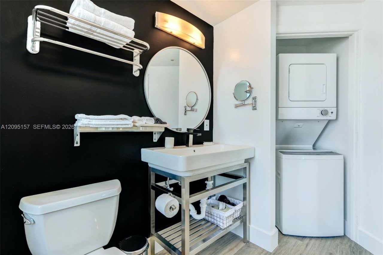 2889 Mcfarlane Rd , Unit 1610, Miami, FL 33133 Photo