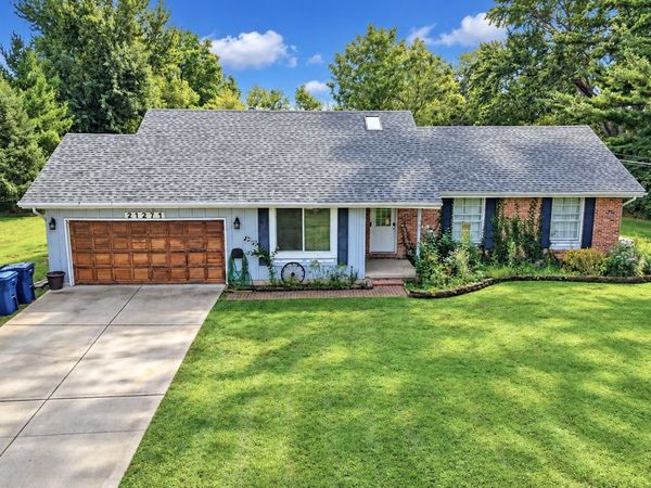 21271 W Park Drive, Lake Villa, IL 60046