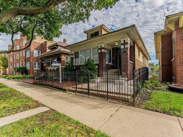 8015 S Justine Street, Chicago, IL 60620