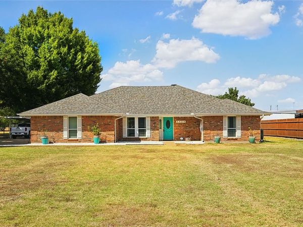 1710 Vineyard Road, Grand Prairie, TX 75052