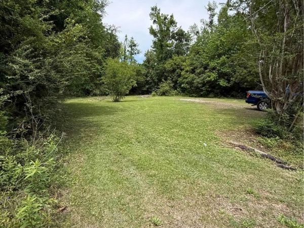 40 Carver St. , Hemingway, SC 29554