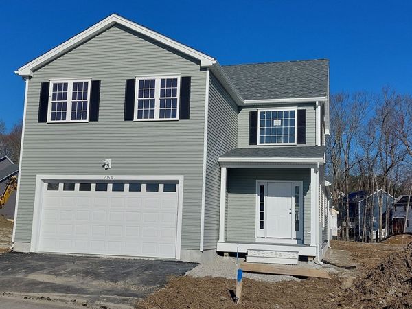 23C Crownshield, Uxbridge, MA 01569