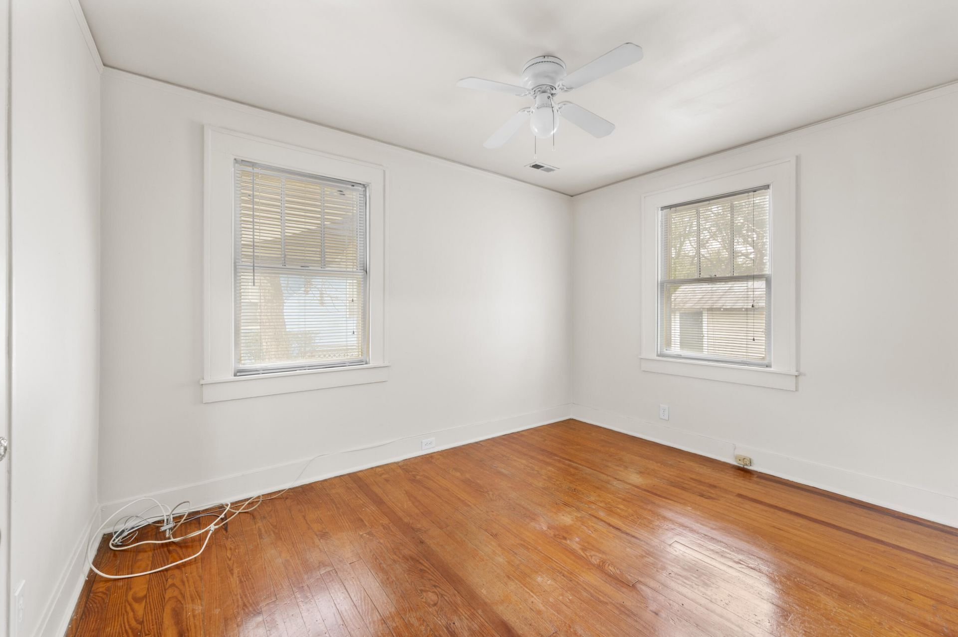 2144 Banyan Street Photo 18