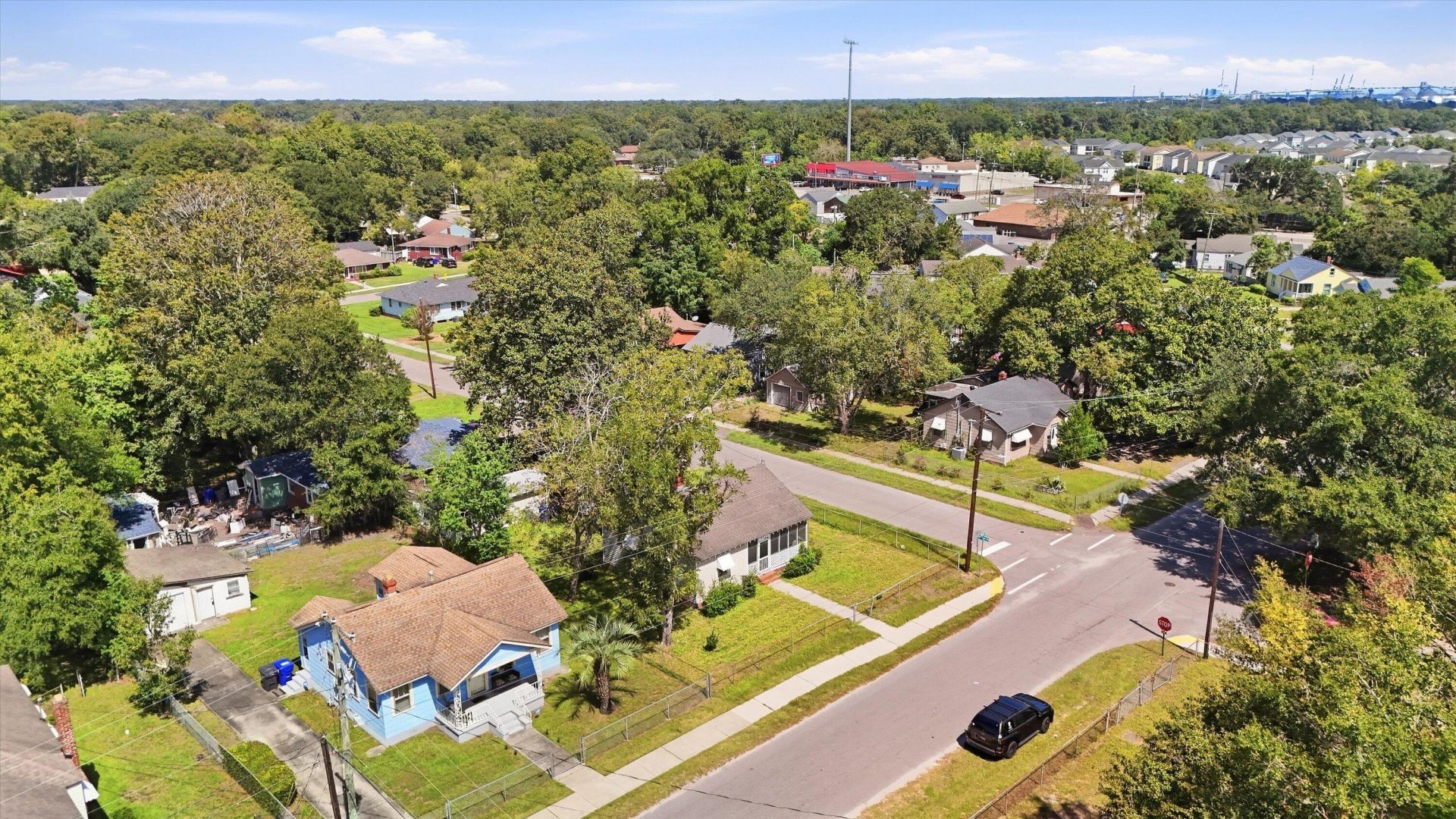 2144 Banyan Street Photo 6