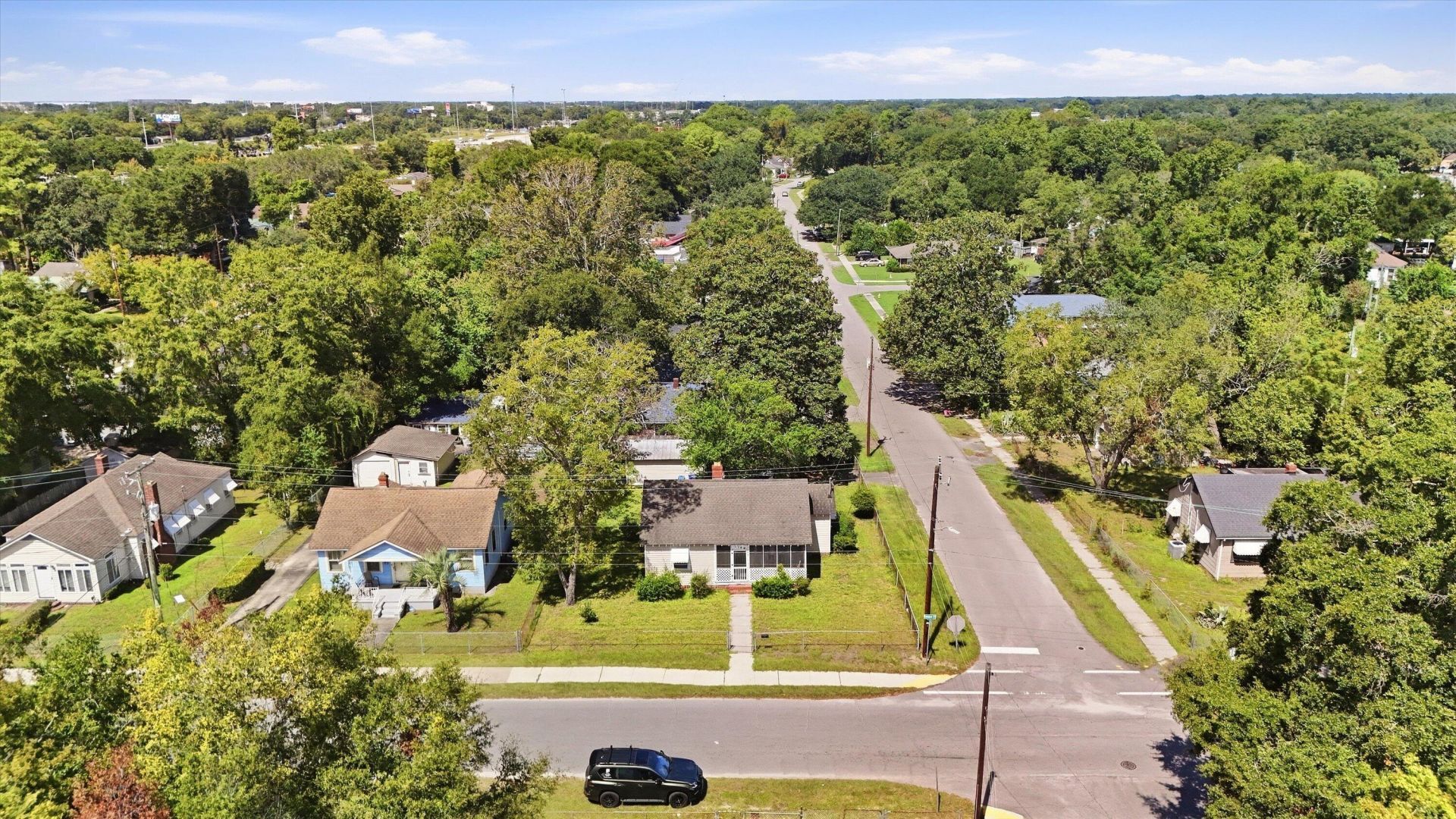 2144 Banyan Street Photo 7