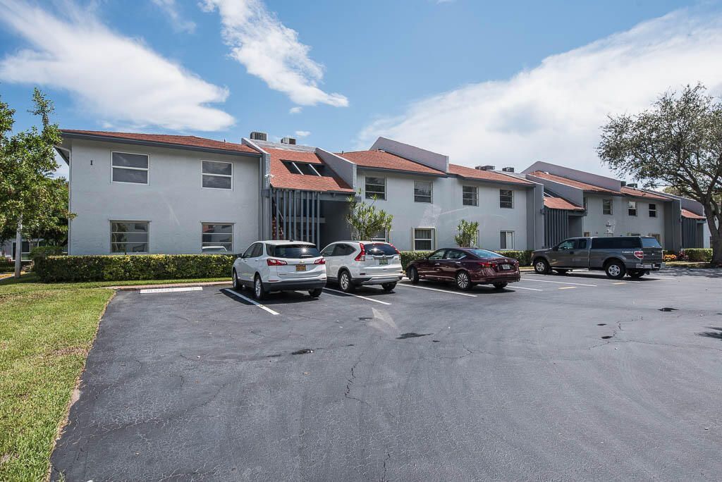 6550 S Oriole Boulevard, Unit 2020, Delray Beach, FL 33446 Main Photo