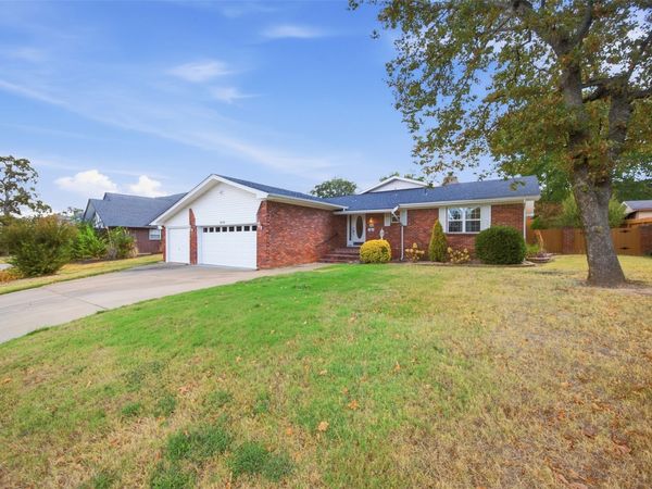 1810 Cardinal , McAlester, OK 74501
