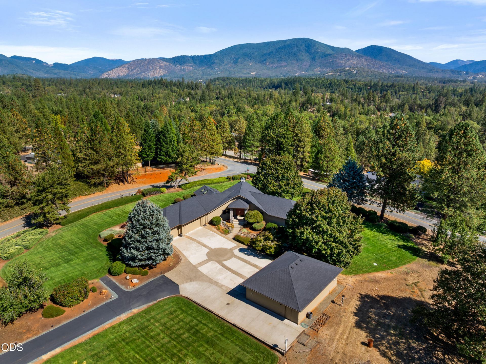 571 April Drive, Merlin, OR 97532 Main Photo