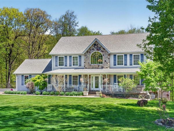 8 Apple Hill Drive , Central Valley, NY 10930