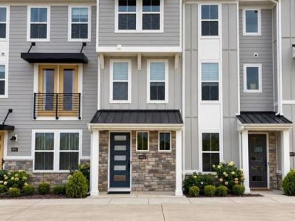 8923 E Gateway Heights, St Louis, MO 63144