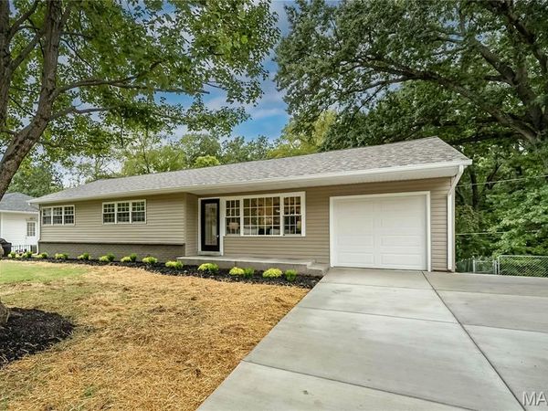133 Embassy Lane, Kirkwood, MO 63122