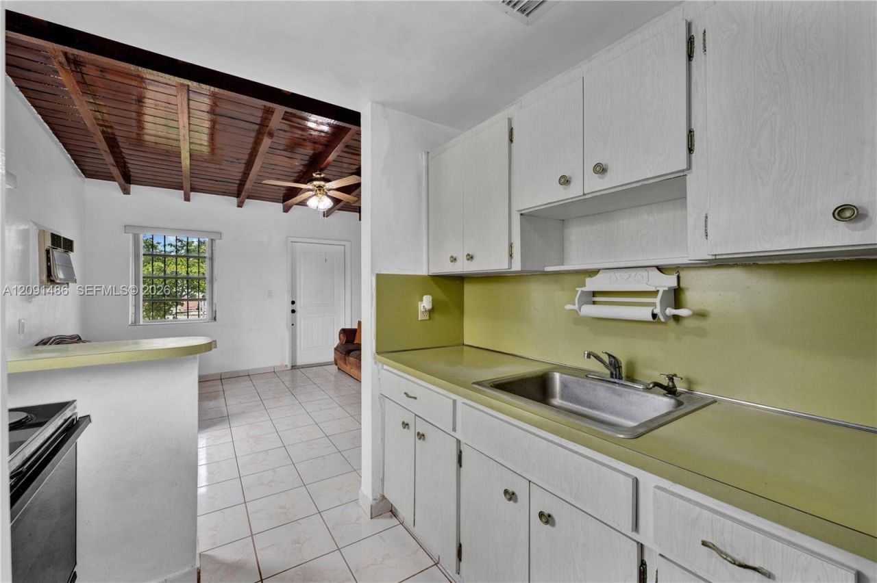 3170 NW 97th St, Miami, FL 33147 Photo