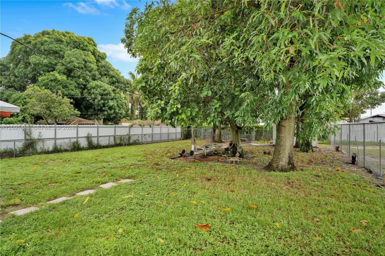 3170 NW 97th St, Miami, FL 33147 Photo