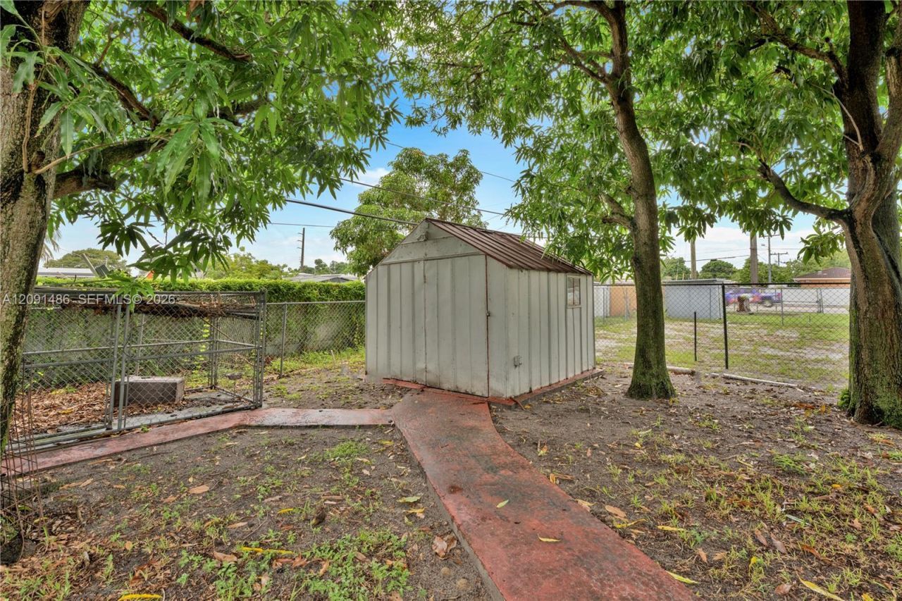 3170 NW 97th St, Miami, FL 33147 Photo
