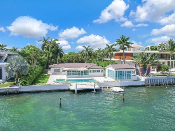 205 N Hibiscus Dr , Miami Beach, FL 33139