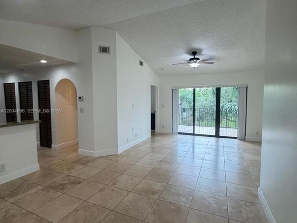 10125 W Sunrise Blvd , Unit 303, Plantation, FL 33322