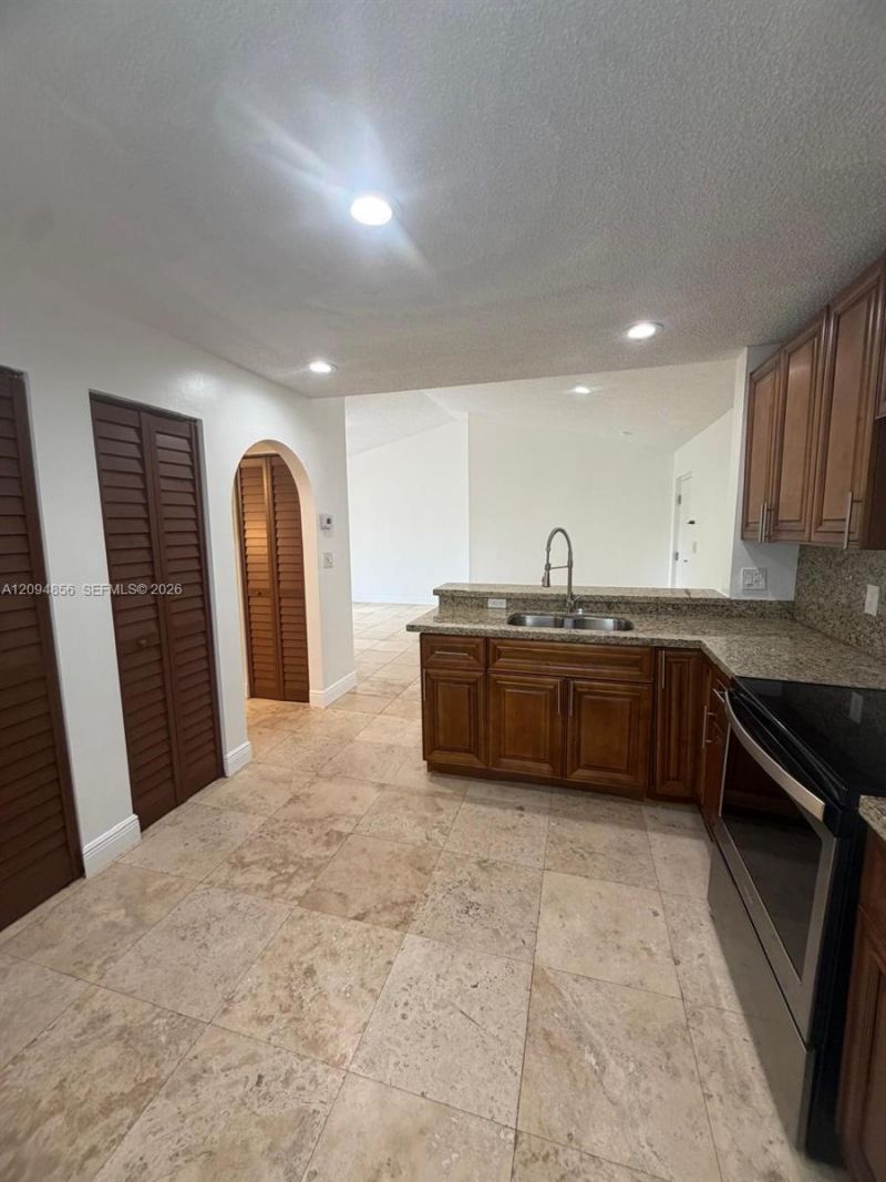 10125 W Sunrise Blvd , Unit 303, Plantation, FL 33322 Photo