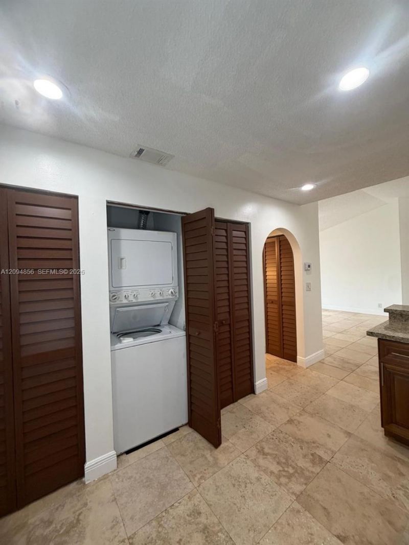 10125 W Sunrise Blvd , Unit 303, Plantation, FL 33322 Photo