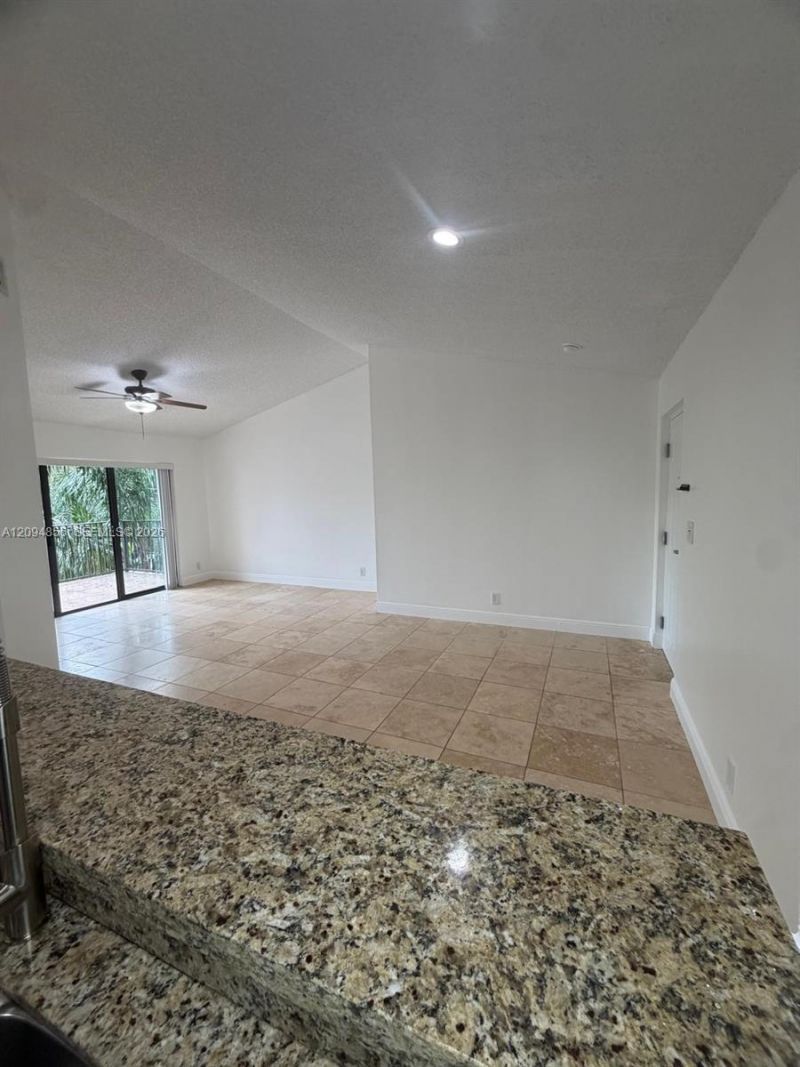 10125 W Sunrise Blvd , Unit 303, Plantation, FL 33322 Photo