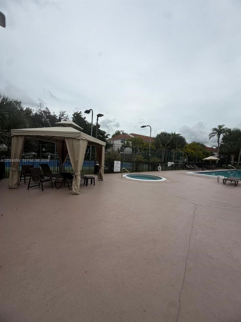 10125 W Sunrise Blvd , Unit 303, Plantation, FL 33322 Photo