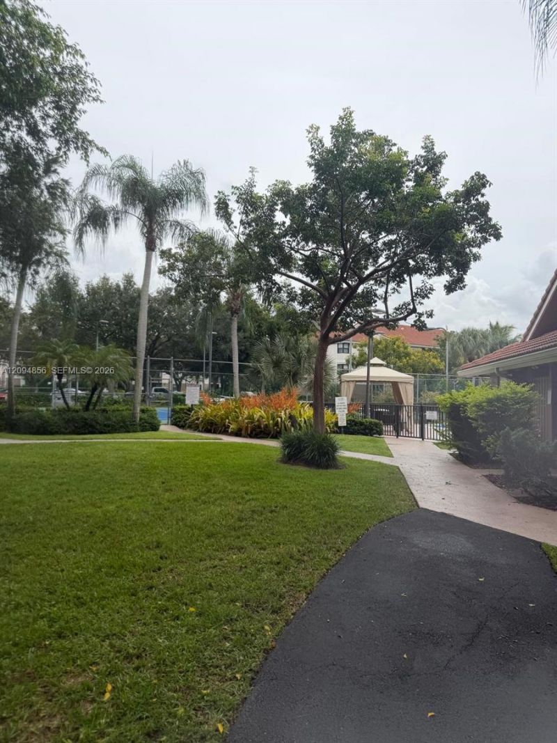 10125 W Sunrise Blvd , Unit 303, Plantation, FL 33322 Photo