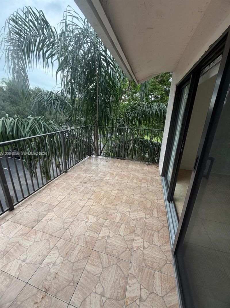 10125 W Sunrise Blvd , Unit 303, Plantation, FL 33322 Photo