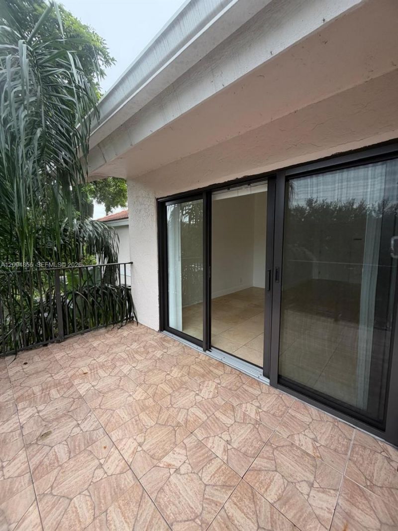 10125 W Sunrise Blvd , Unit 303, Plantation, FL 33322 Photo