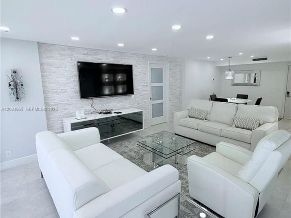 531 N Ocean Blvd , Unit 404, Pompano Beach, FL 33062