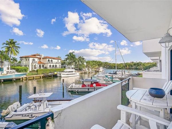 6901 Edgewater Dr , Unit 211, Coral Gables, FL 33133