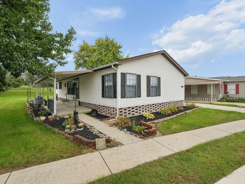 709 Youn-Kin Parkway S, Columbus, OH 43207 Photo 1