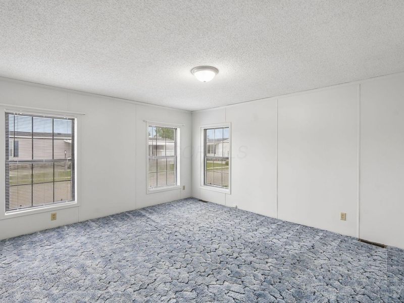 709 Youn-Kin Parkway S, Columbus, OH 43207 Photo 22