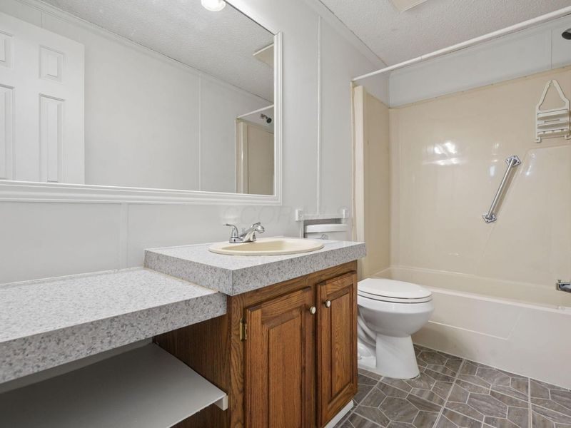 709 Youn-Kin Parkway S, Columbus, OH 43207 Photo 29