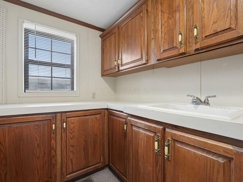 709 Youn-Kin Parkway S, Columbus, OH 43207 Photo 30
