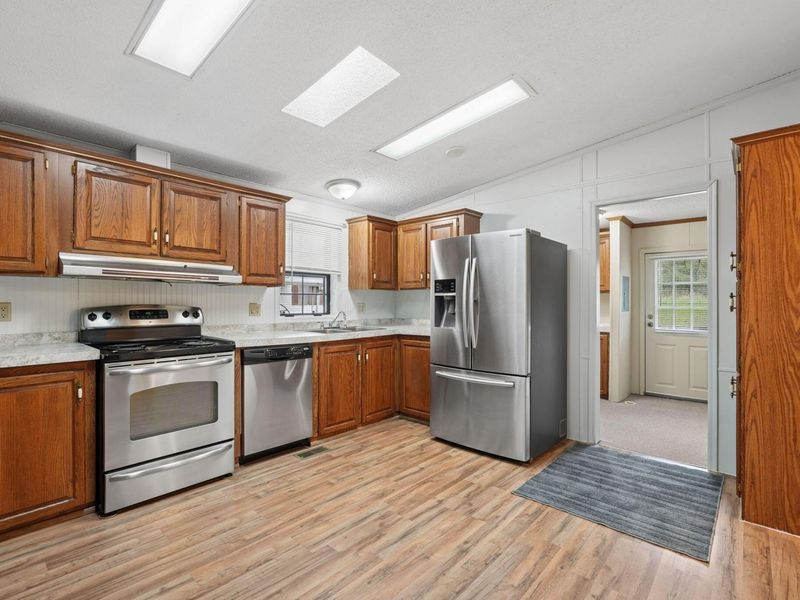 709 Youn-Kin Parkway S, Columbus, OH 43207 Photo 9