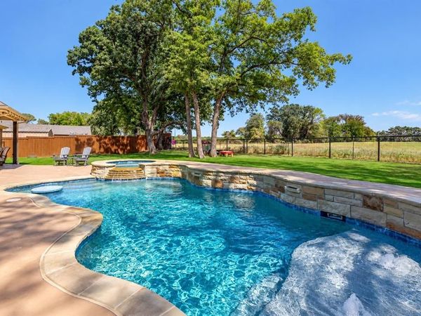 107 Willow Oak Drive, Krugerville, TX 76227