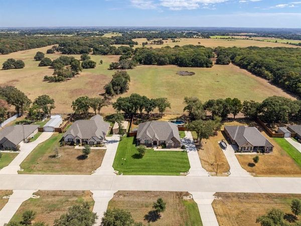 107 Willow Oak Drive, Krugerville, TX 76227