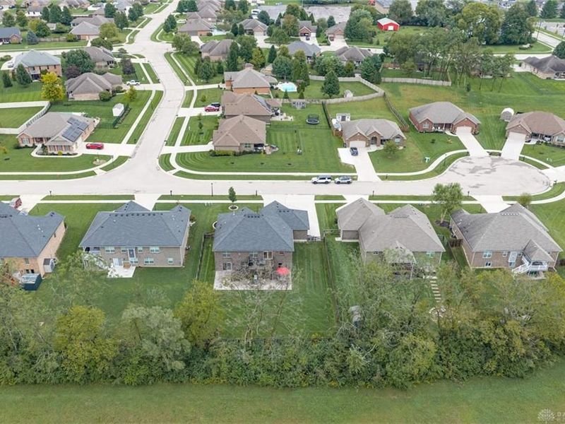 156 Wolf Creek Court, Carlisle, OH 45005 Photo 10