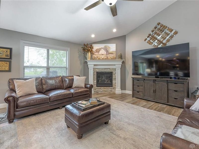 156 Wolf Creek Court, Carlisle, OH 45005 Photo 11