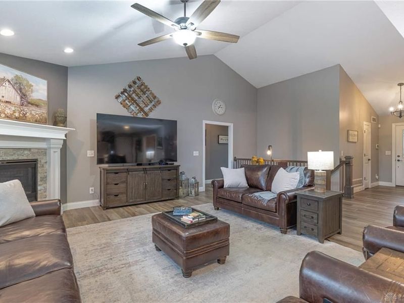 156 Wolf Creek Court, Carlisle, OH 45005 Photo 14