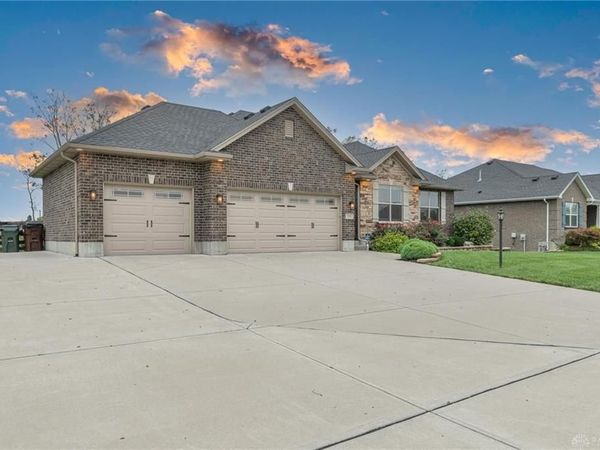 156 Wolf Creek Court, Carlisle, OH 45005