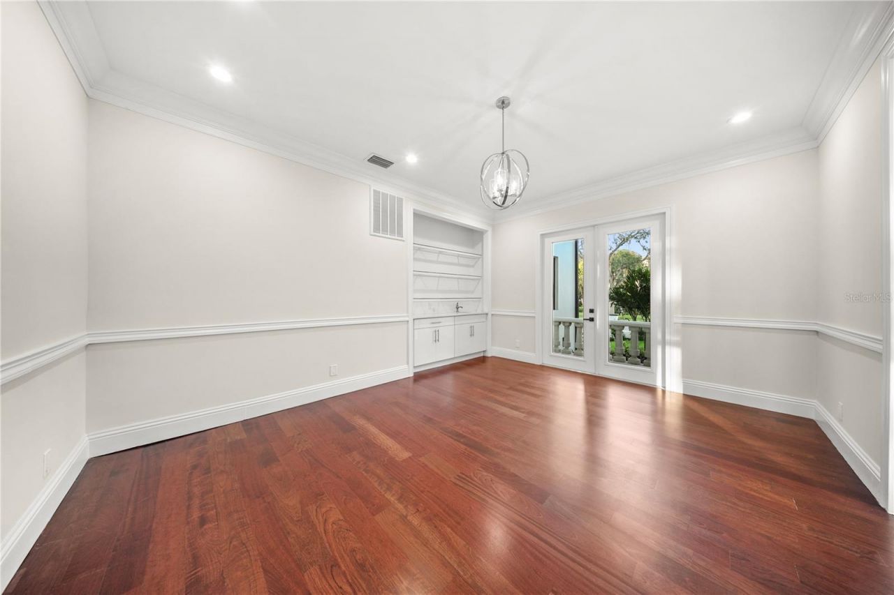 420 S Royal Poinciana Drive, Tampa, FL 33609 Photo