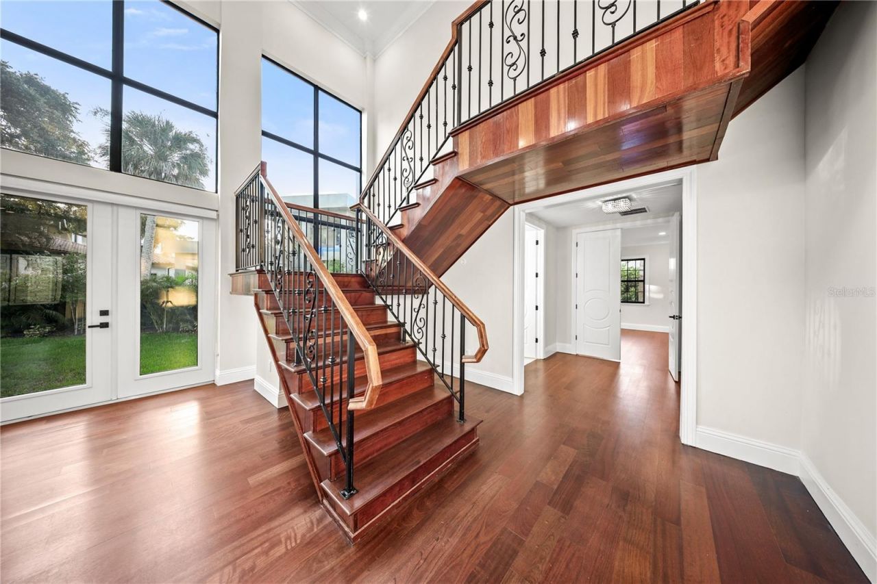 420 S Royal Poinciana Drive, Tampa, FL 33609 Photo