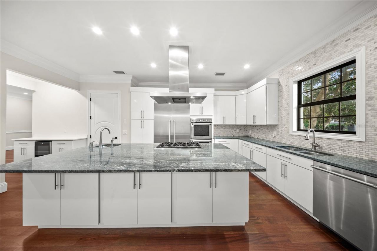 420 S Royal Poinciana Drive, Tampa, FL 33609 Photo