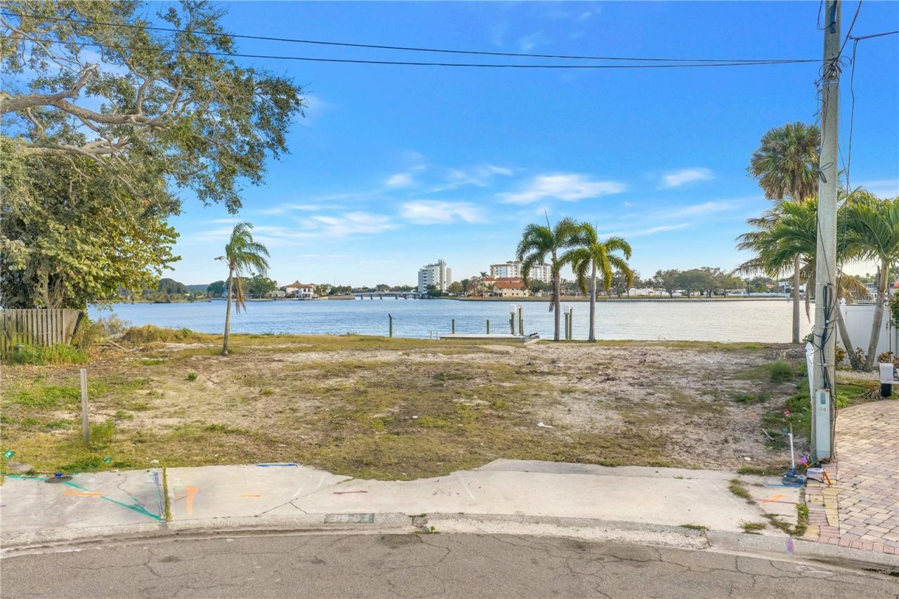 3901 14th Way Ne, Saint Petersburg, FL 33703 Photo